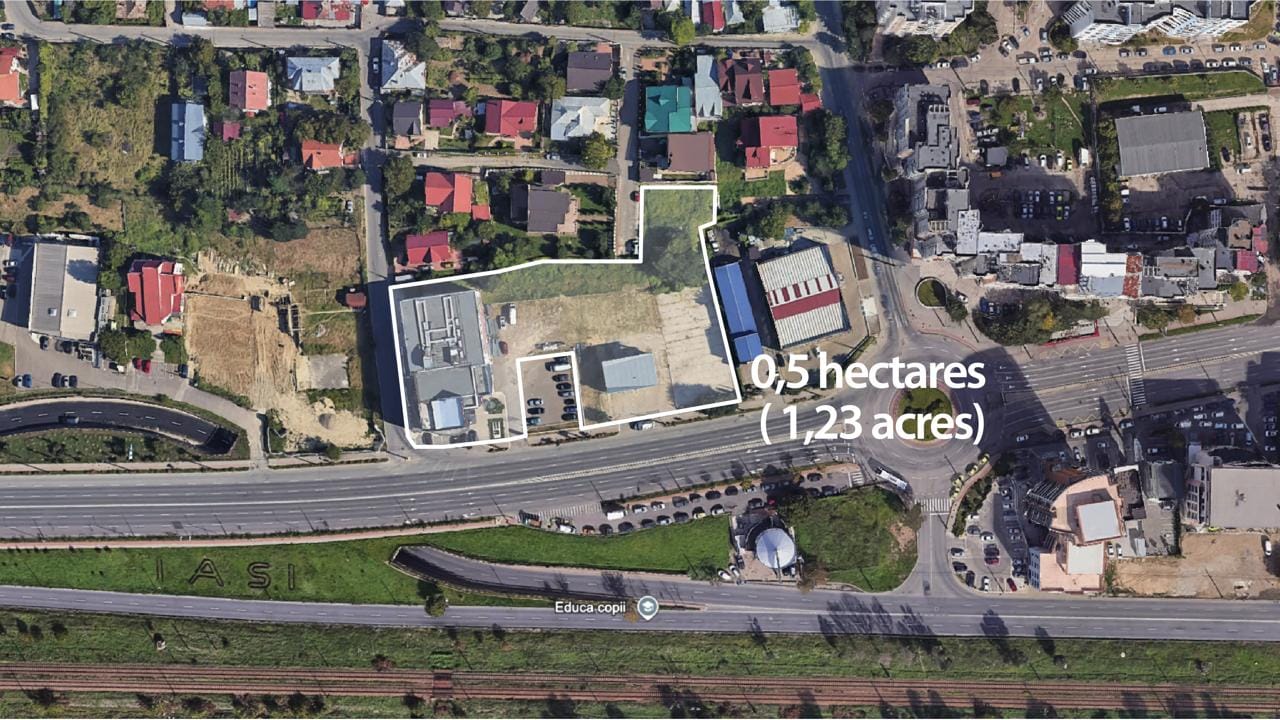 Aerial view of the 4,057 m² office building on the Păcurari transit corridor in Iași, Romania