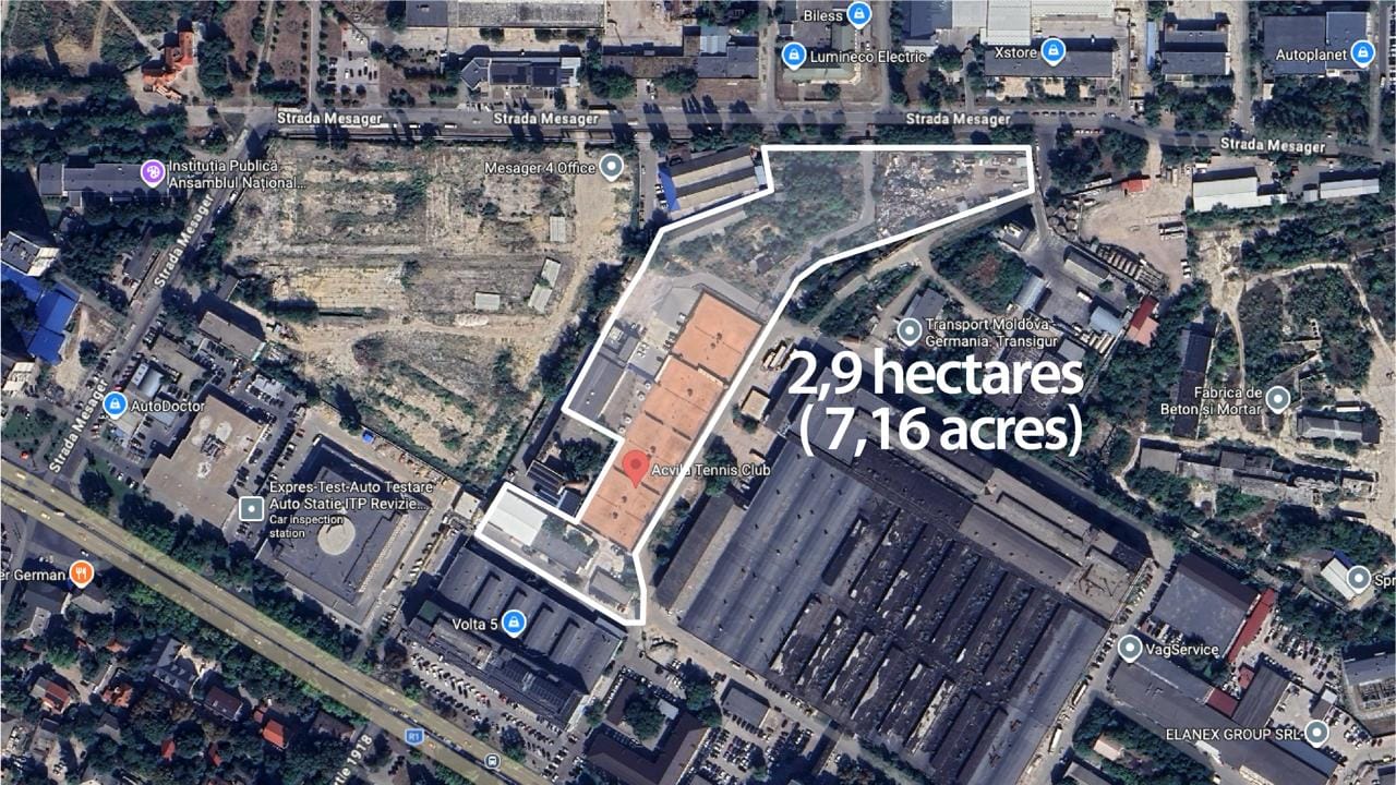 Aerial view of the tennis club clay courts on a 2.9 hectare urban plot in the Buiucani district of Chișinău